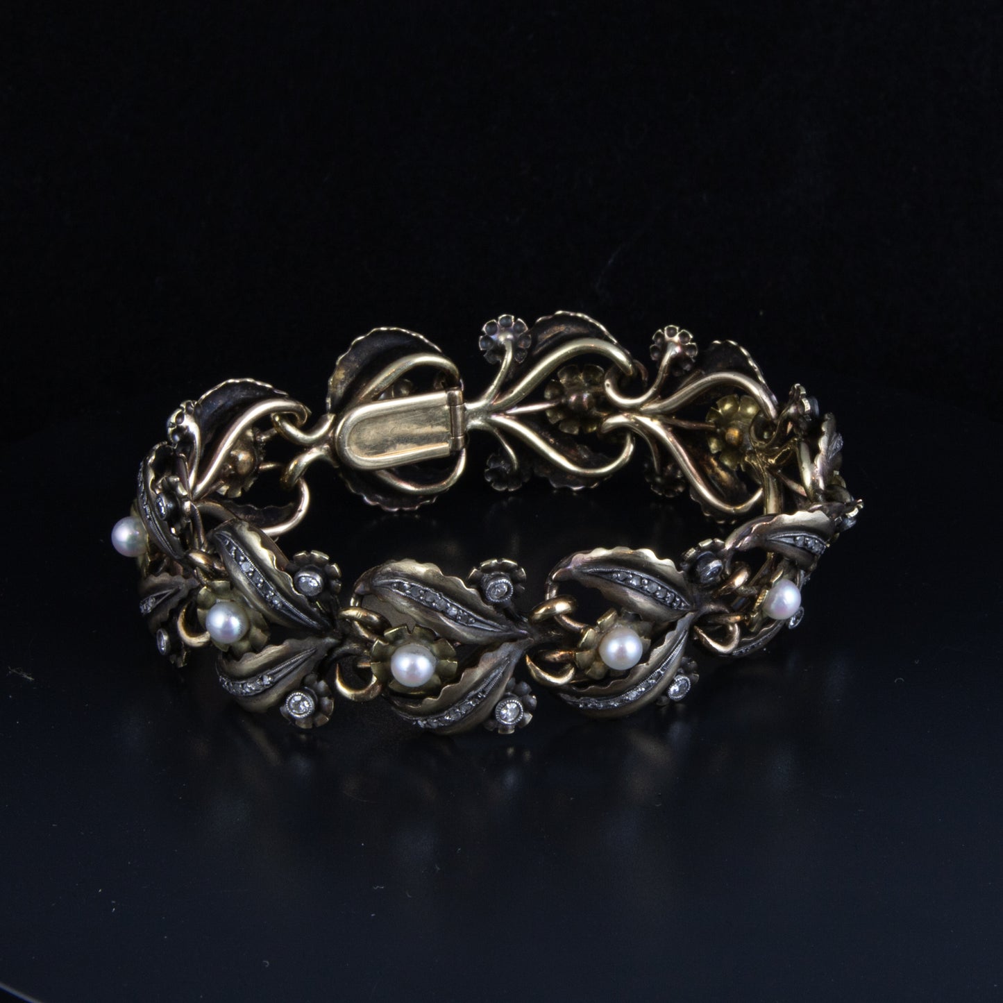 Pulsera en oro con perlas y diamantes, finales s. XIX.