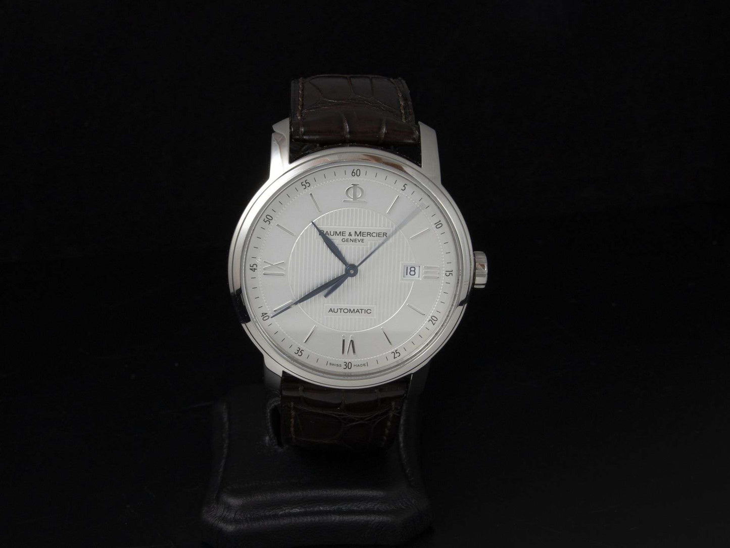 Reloj Baume & Mercier Classima automático, en acero con correa de piel, 42 mm.