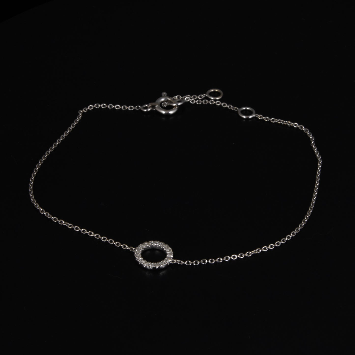 Pulsera oro blanco y diamantes, tipo Messika.
