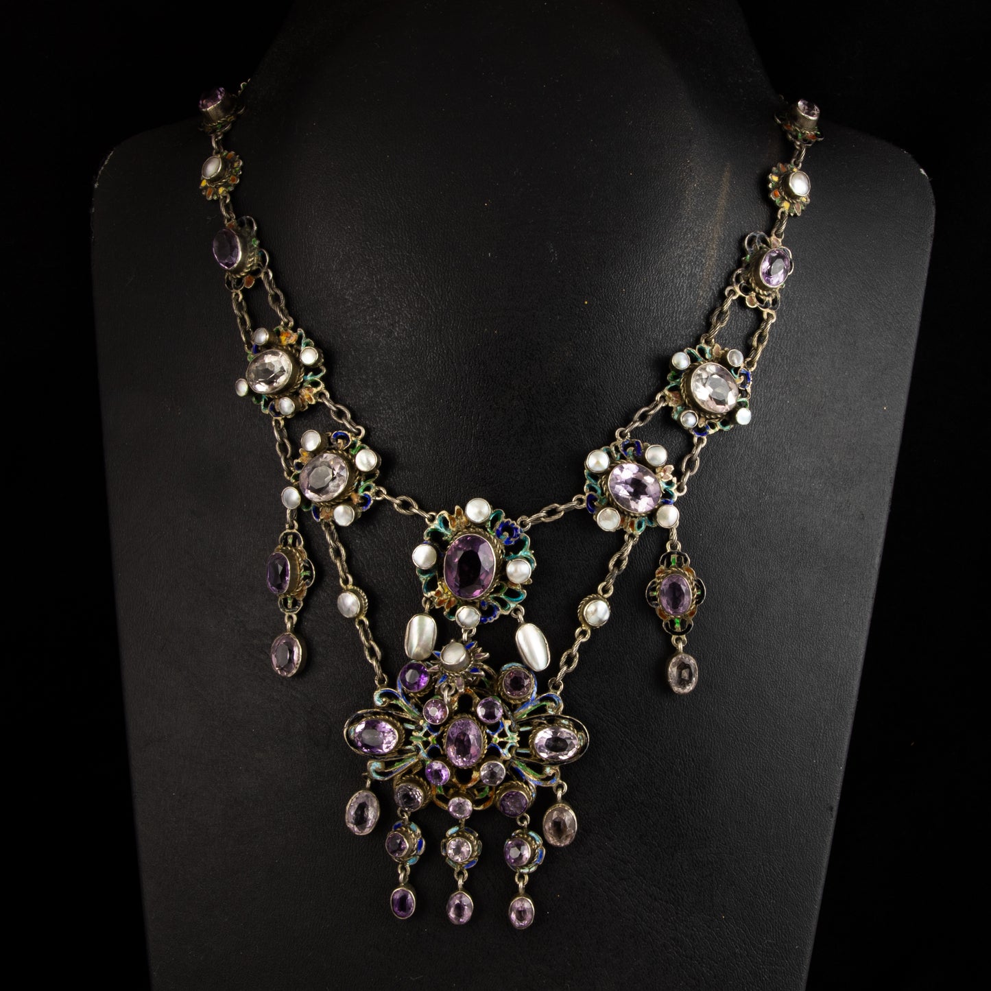 Collar de plata con amatista, perlas. Finales siglo XIX