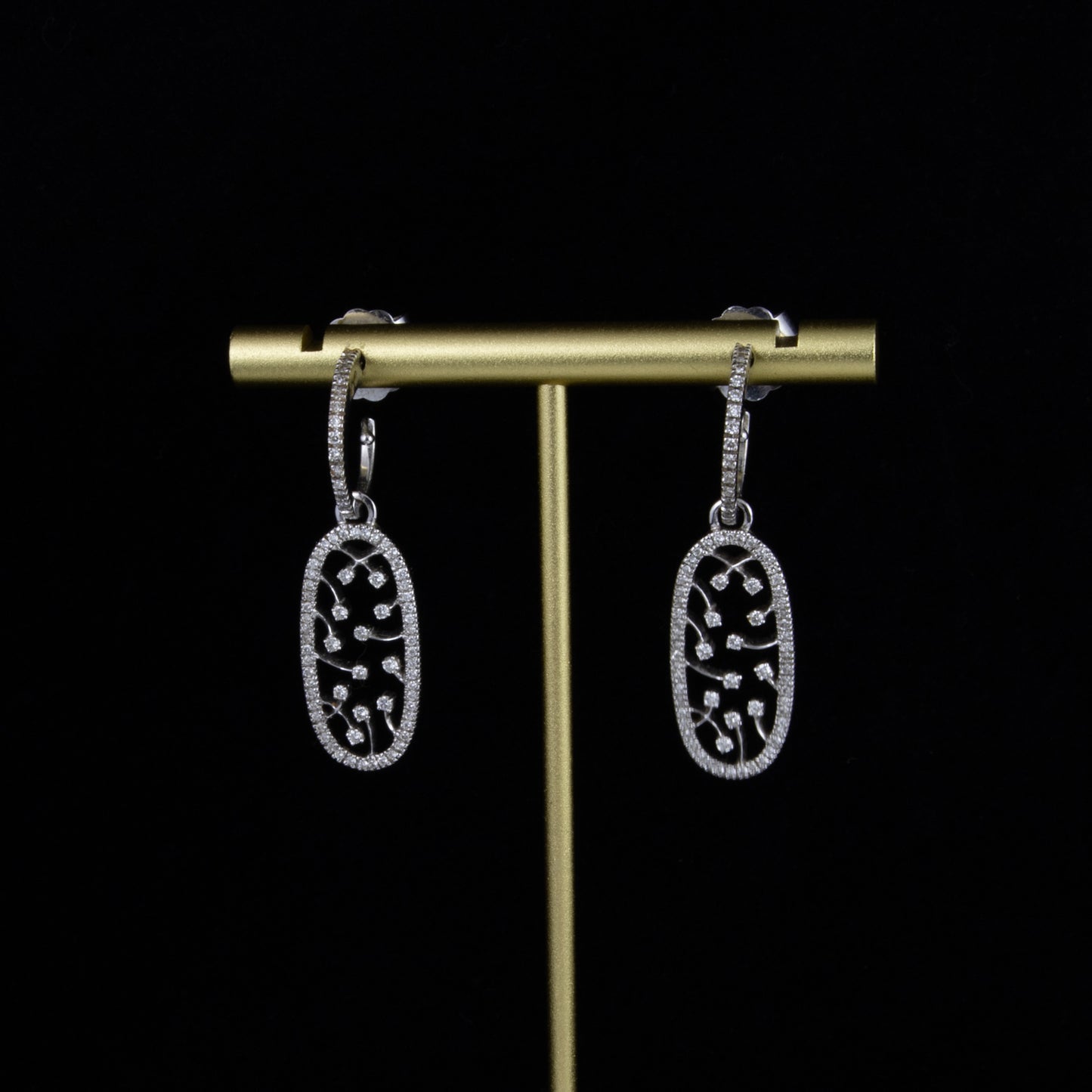 Pendientes en oro blanco y diamantes.