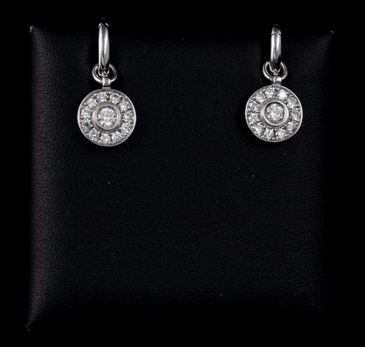 Pendientes oro blanco con brillantes 0,78 cts. en total.