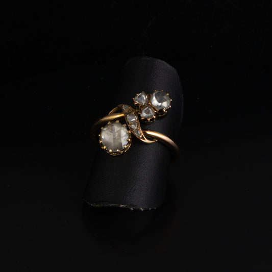 Anillo amarillo, con diamantes talla mina finales s. XIX