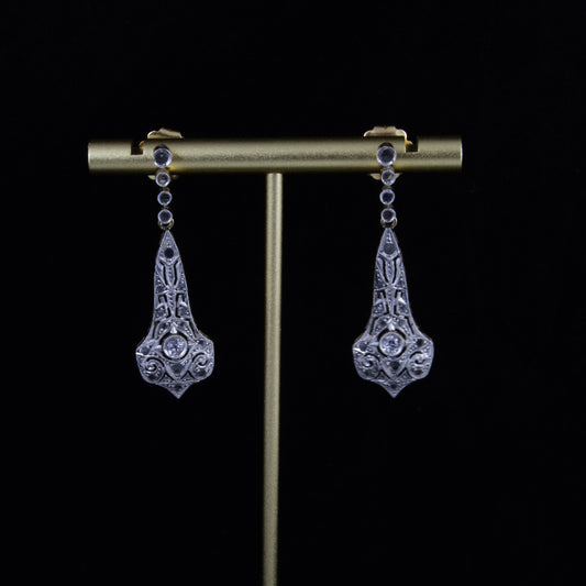 Pendientes en oro amarillo, platino y diamantes. Art Deco.