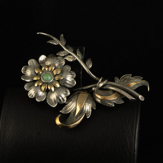 Broche de plata, época modernista.