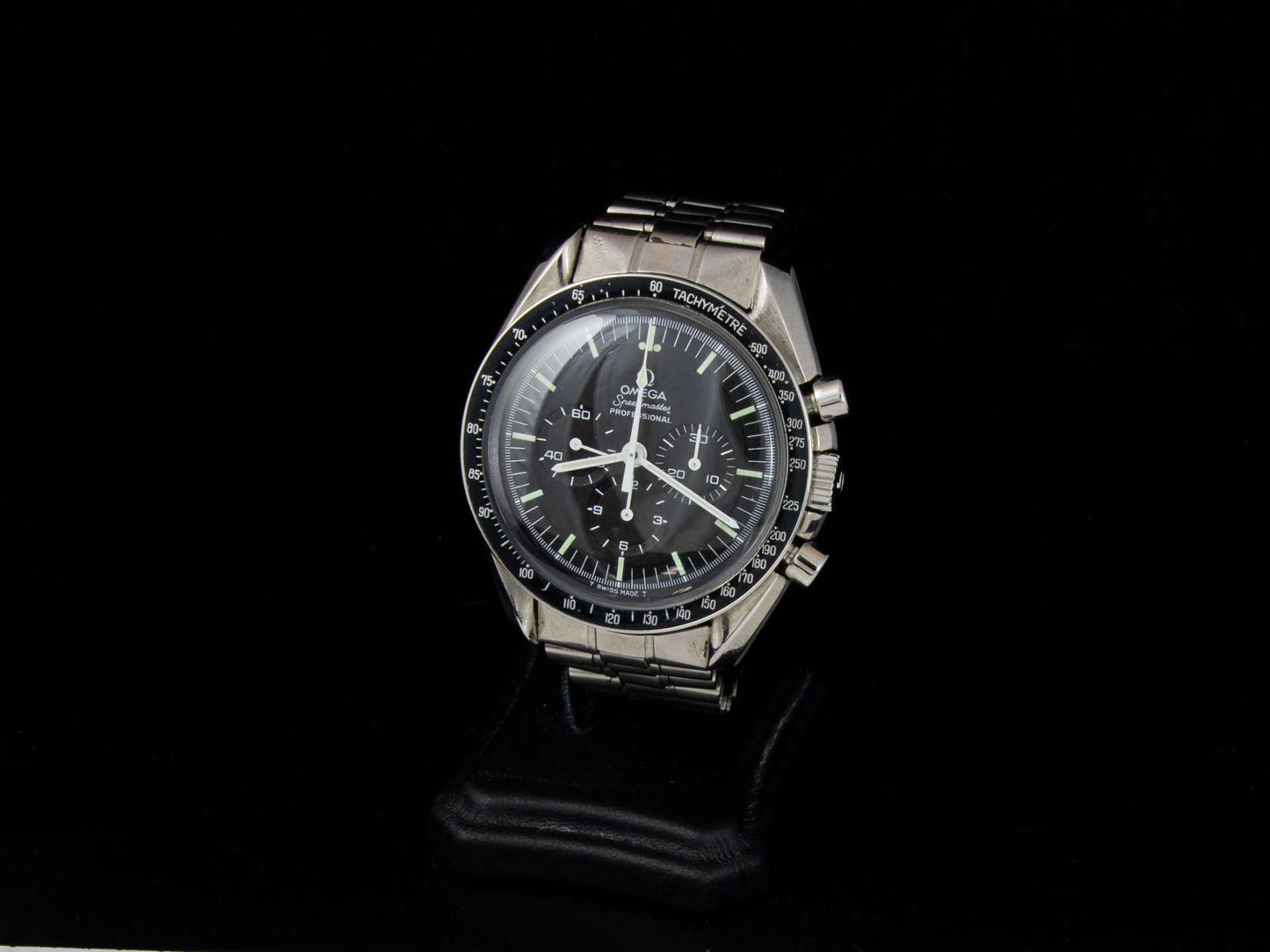 Omega Speedmaster Professional Moonwatch, de cuerda en acero. Incluye documentación.