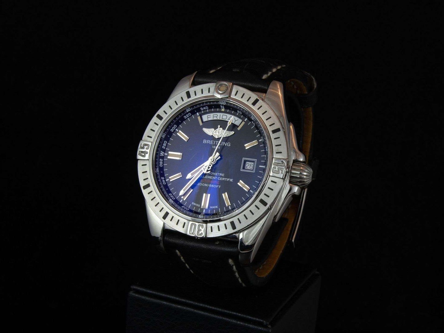 Reloj Breitling Galactic 44 automático en acero con correa de piel. Cada y correa de recambio deployaud.