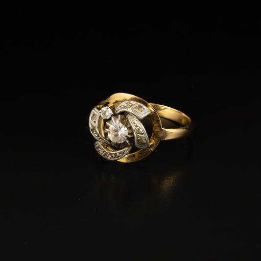 Anillo en oro blanco, amarillo, brillantitos y zafiros