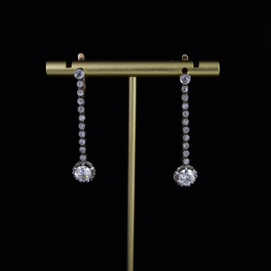 Pendientes en platino con diamante central talla antigua de 0,50 cts c/u, Art Deco.