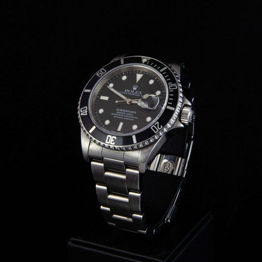 Reloj Rolex Submariner Date, automático, en acero, 40 mm. Año 1997. Caja y documentación.