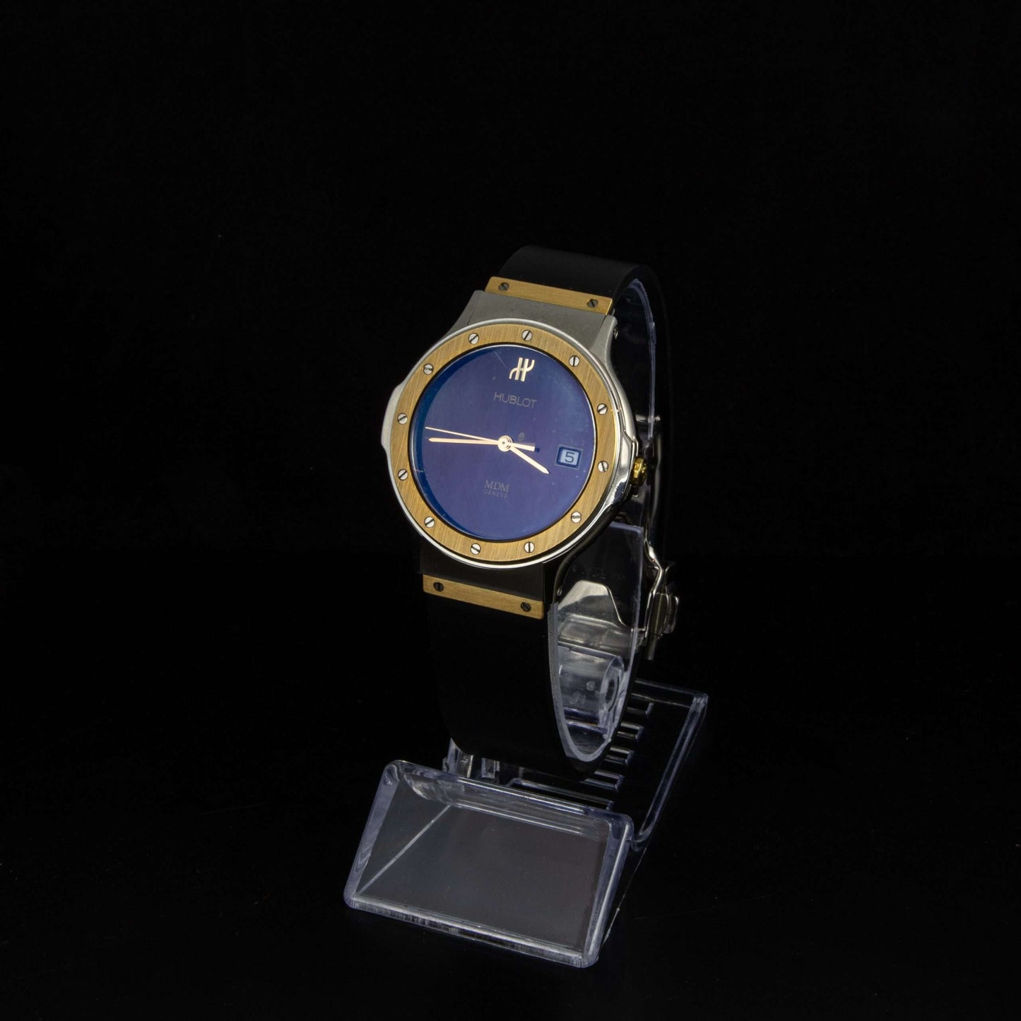 Reloj Hublot Classic Fusion, en acero y oro con esfera burdeos de 36 mm.