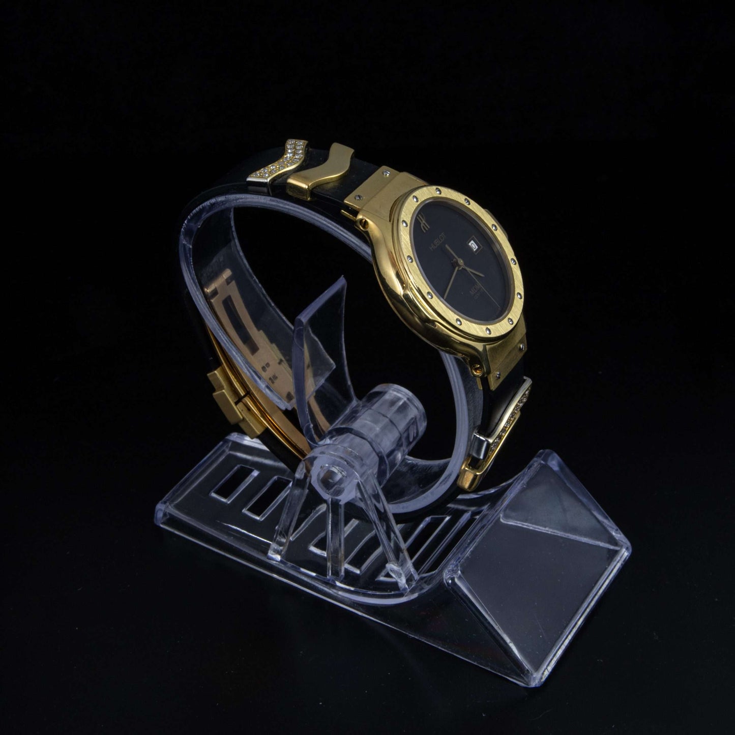 Reloj Hublot en oro con correa de caucho y joyas con diamantes 28 mm.