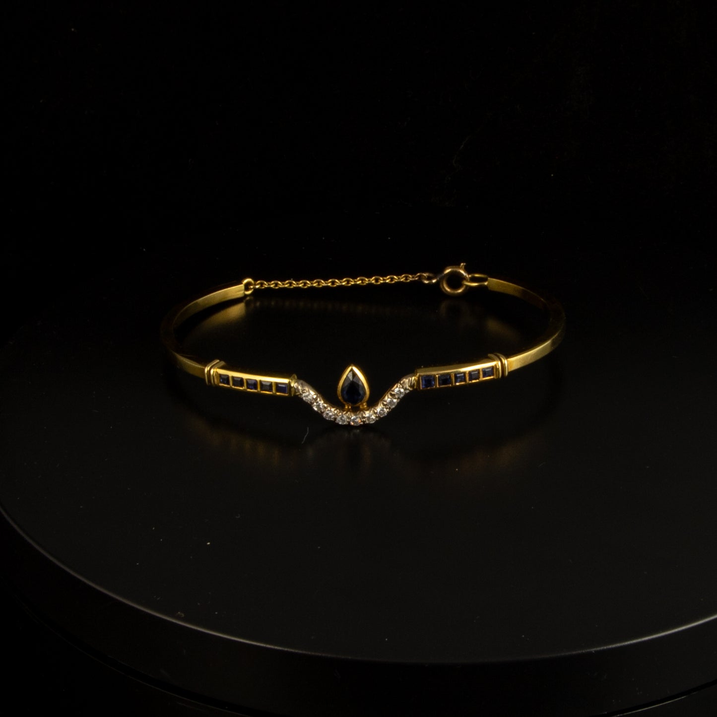 Esclava oro amarillo zafiros y diamantes.