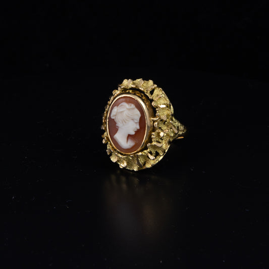 Anillo doble cara de oro amarillo de 18 qt. camafeo/crisopacio.