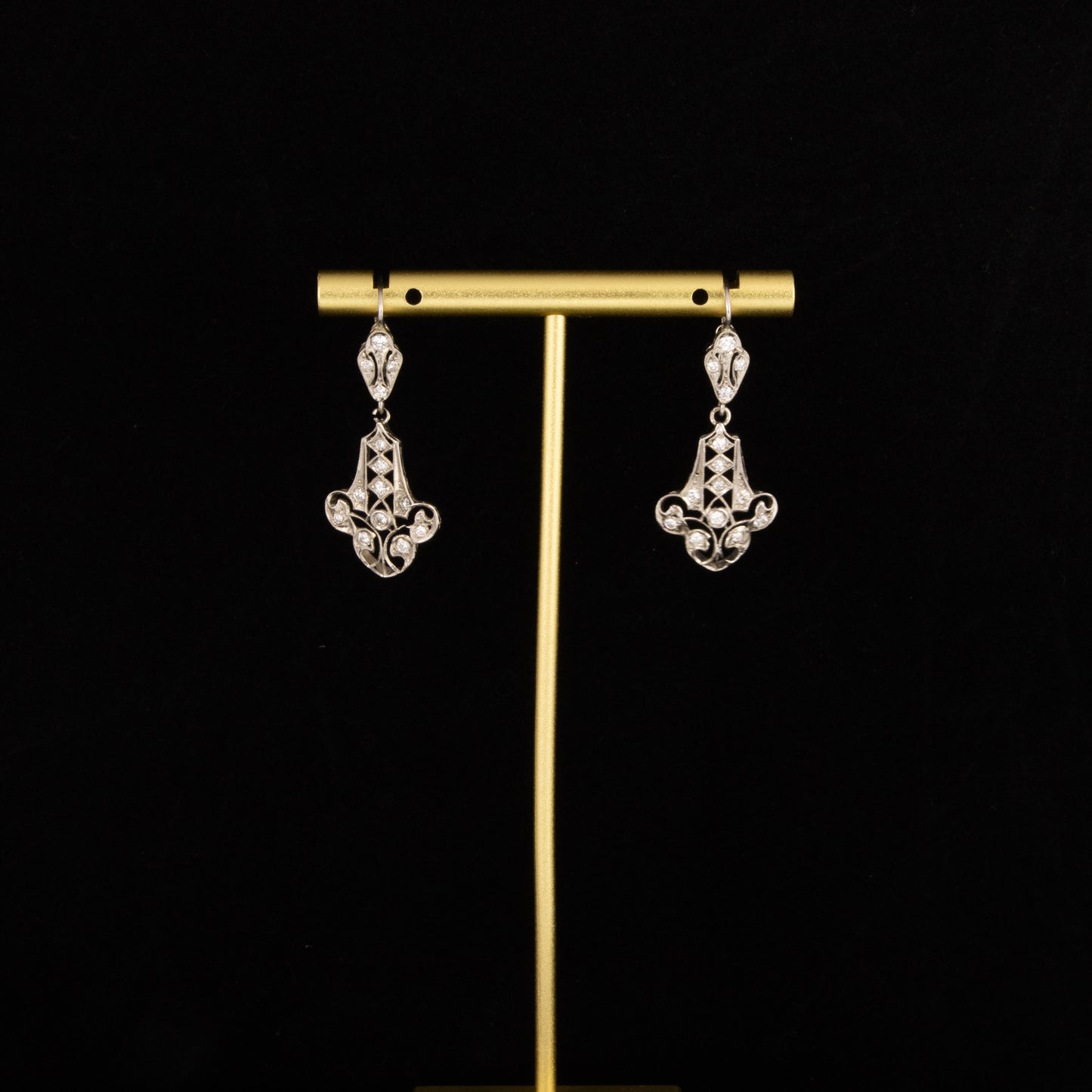 Pendientes en oro blanco, art novo.