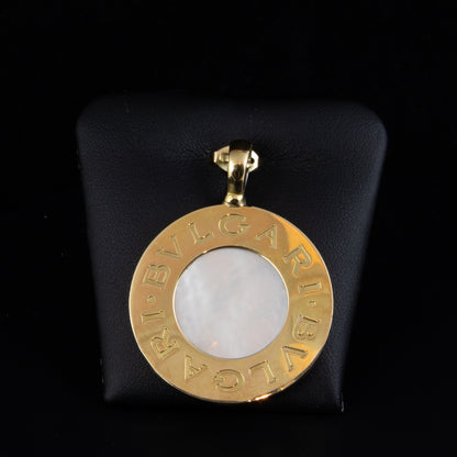 Colgante Bulgari bicolor (acero y oro) nácar / ónix.