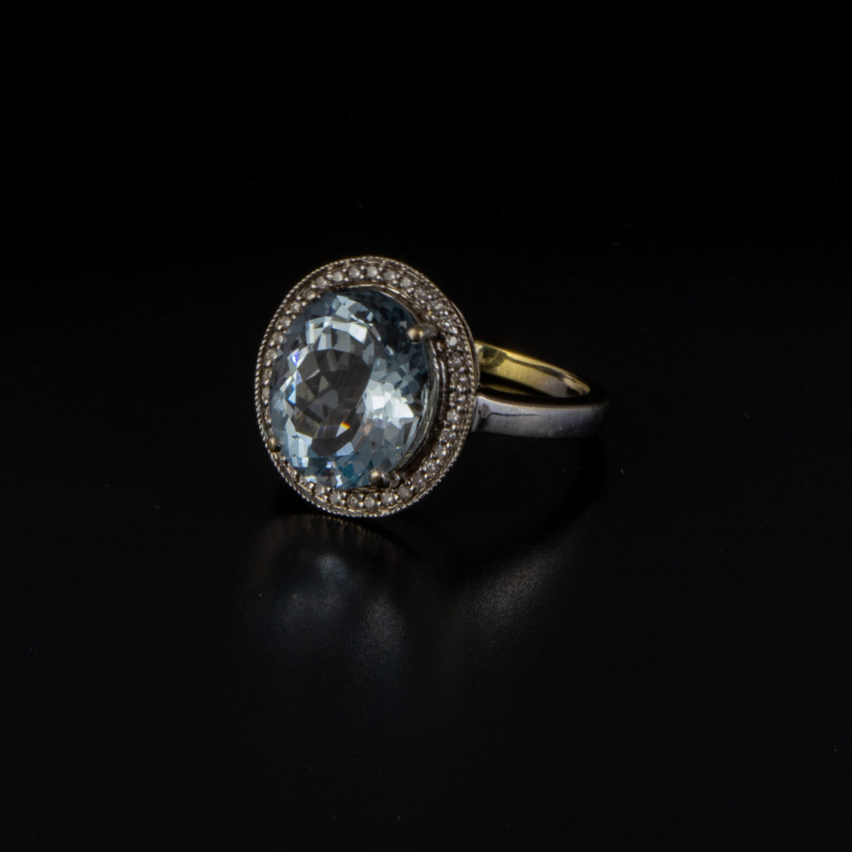 Anillo oro blanco diamantes aguamarina doble talla de 4,16 qts