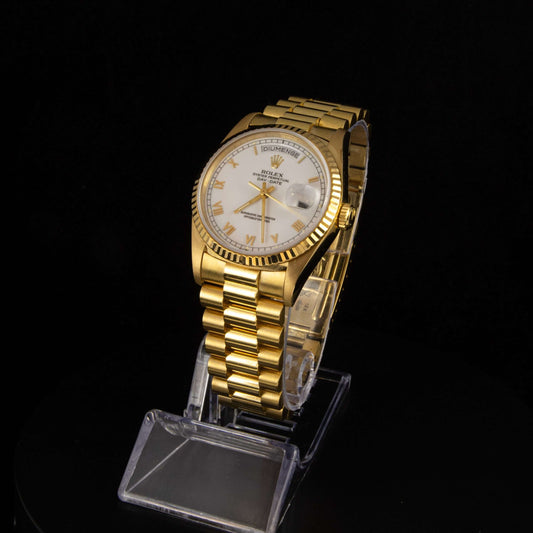 Rolex Day Date Oyster Perpetual en oro amarillo de 36 mm. Año 1993.