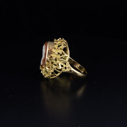 Anillo doble cara de oro amarillo de 18 qt. camafeo/crisopacio.