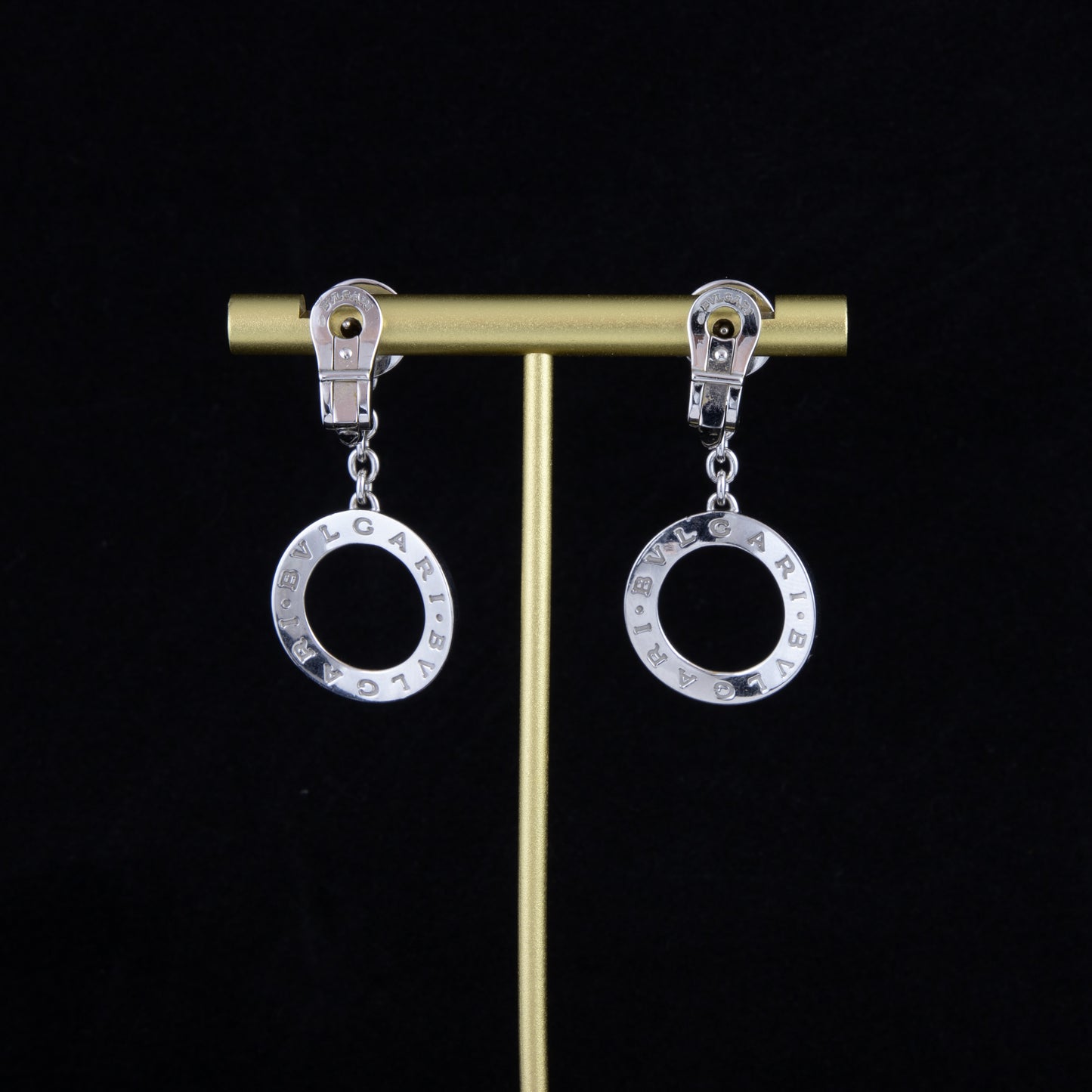 Pendientes Bulgari Bvlgari en oro blanco y onix.