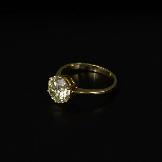 Anillo solitario oro amarillo y brillante de 2,5 cts. Incluye certificado.