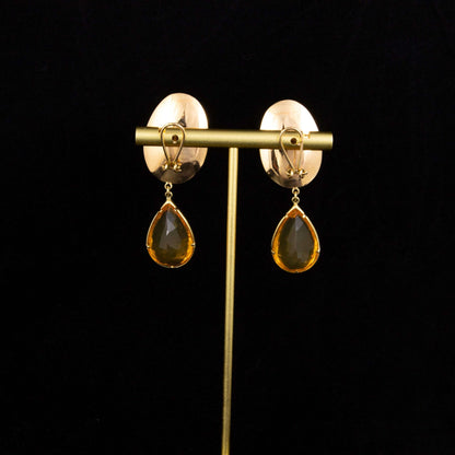 Pendientes en oro, perlas filipinas y ámbar.