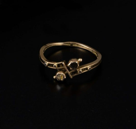 Anillo 1890 aprox. en oro con diamantes.